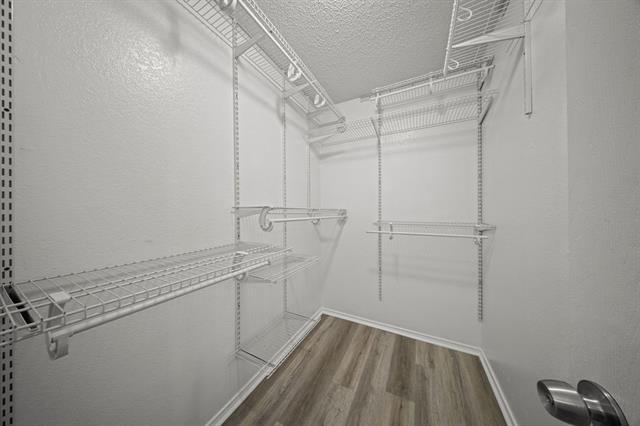 Building Photo - 1501 Big Lake