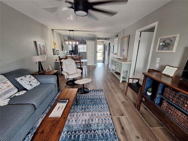 Building Photo - 708 S Tamiami Trl