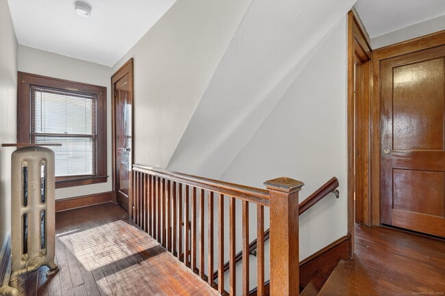 Building Photo - 12 N Main St