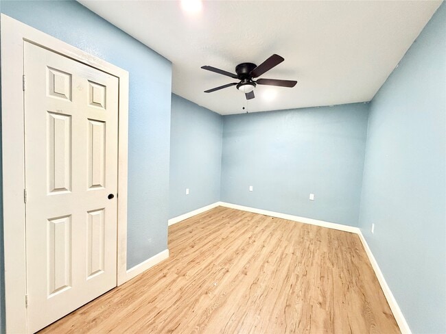 Building Photo - 10410 Sagetrail Dr