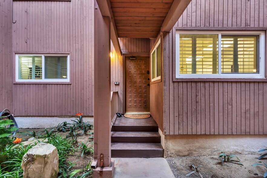 Front Entrance - 2600 Torrey Pines Rd