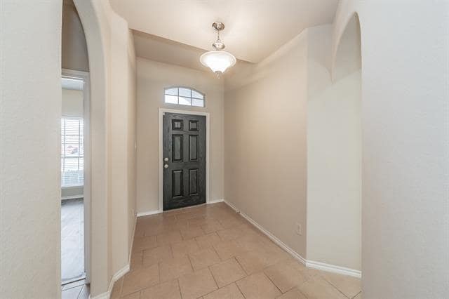 Building Photo - 643 Alexander St