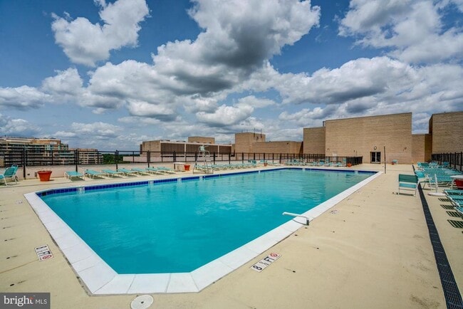 Building Photo - 5500 Friendship Blvd