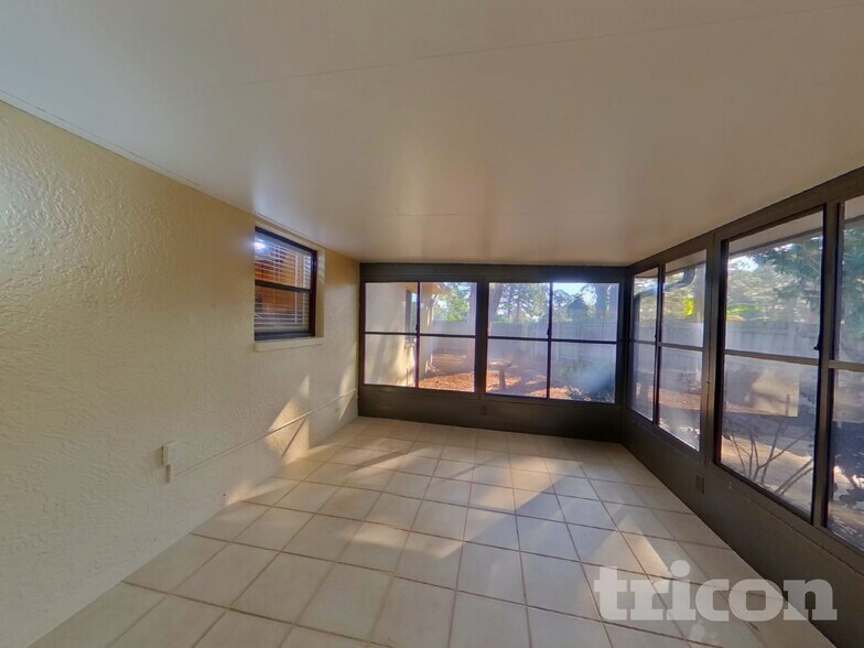 Building Photo - 2008 59th Cir S