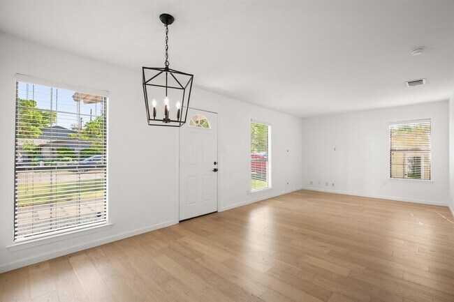 Building Photo - 1603 Grayford Dr