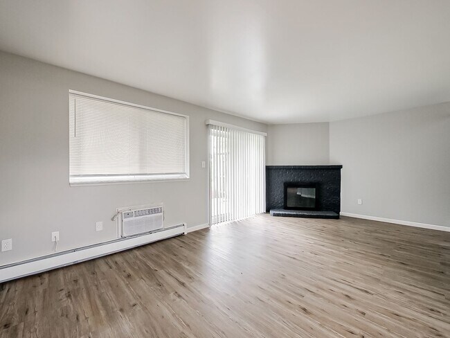 Building Photo - Peaceful Living in the Heart of White Lake