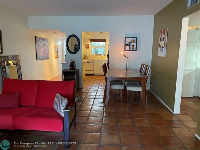 Primary Photo - 1212 SE 2nd Ct