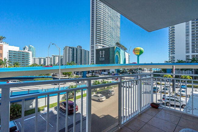 Building Photo - 1801 S Ocean Dr
