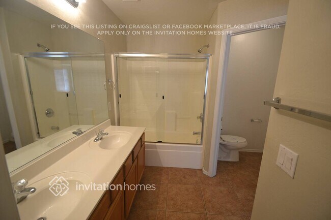 Building Photo - 5806 S 53rd Ln