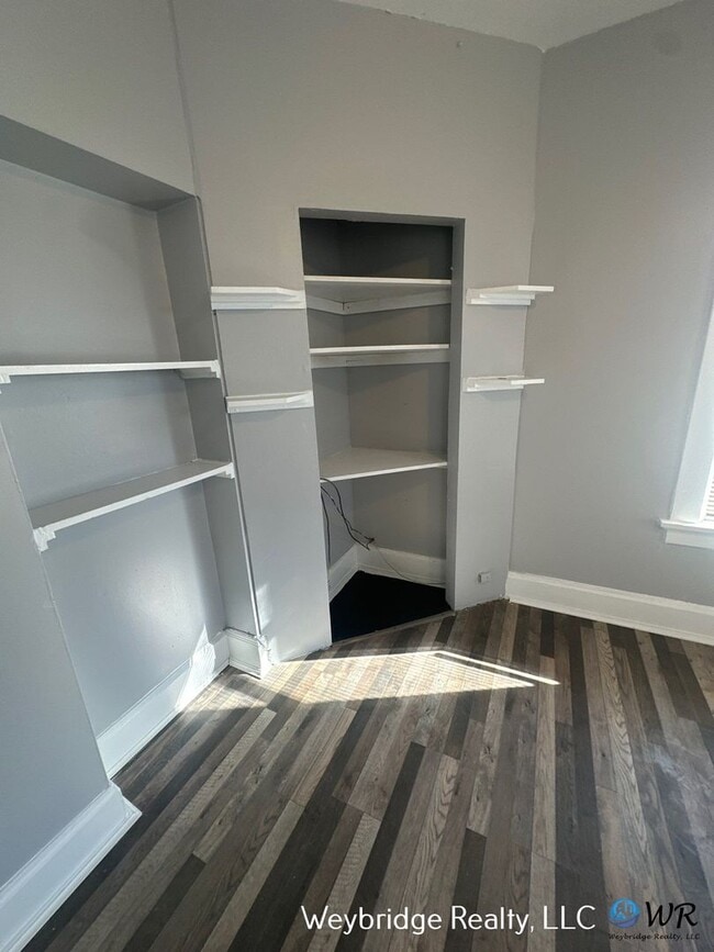 Building Photo - 407 Jackson Ave