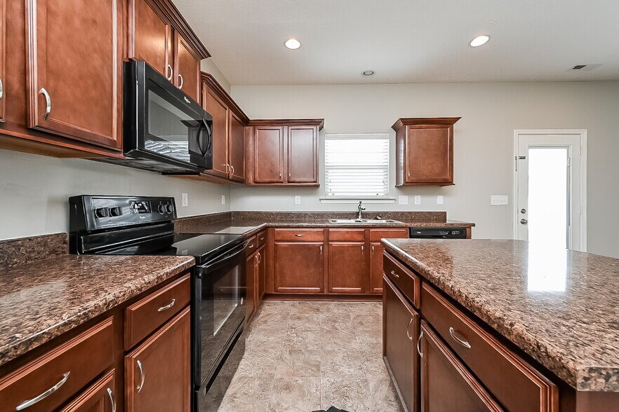 Building Photo - 1112 Moonriver Cove