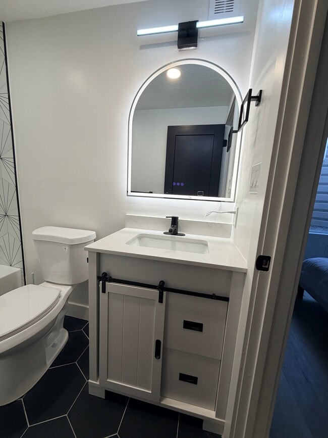 Building Photo - 11692 S Halls Crk Rd