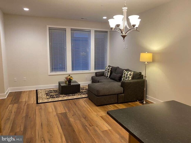 Building Photo - 1007 Morton Aly