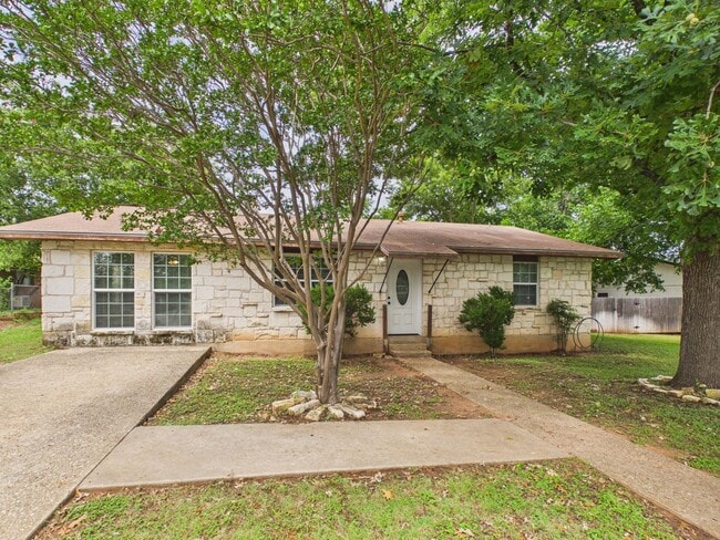 Building Photo - Room to Live, Room to Relax – Spacious 3-Bedroom Home