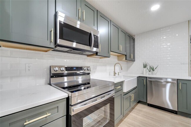 Building Photo - 7043 Carlene Dr