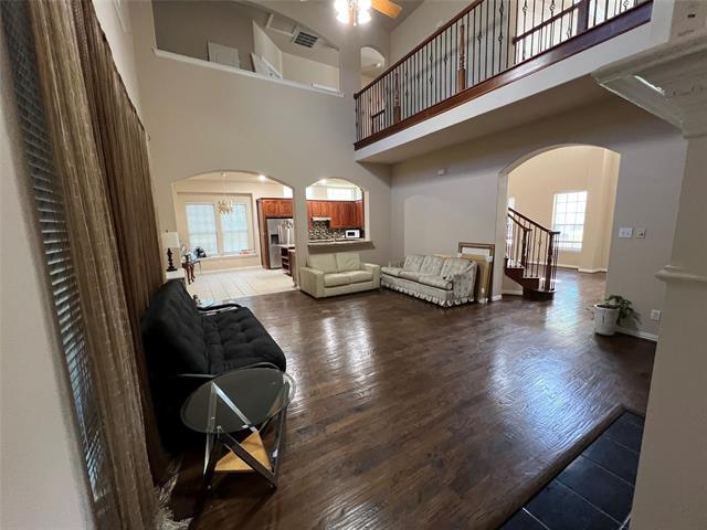 Building Photo - 1803 E Branch Hollow Dr