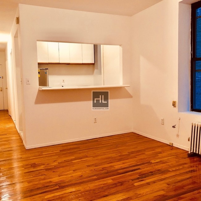 Primary Photo - EAST 75 STREET