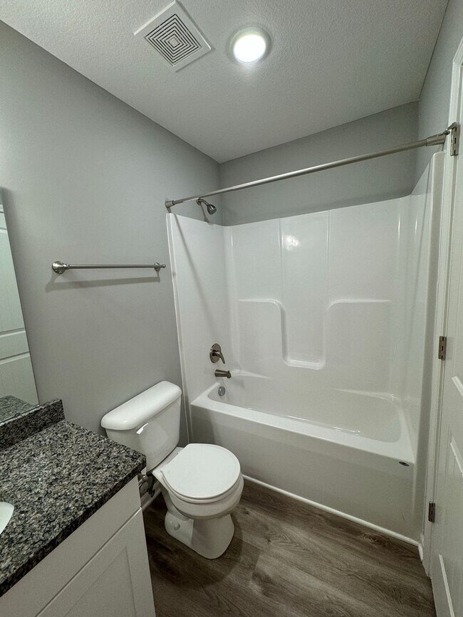 Building Photo - Coming Soon: Well-Maintained 2BR/2.5BA Townhome w/ Garage