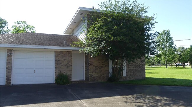 Primary Photo - 15606 Santa Fe Dr