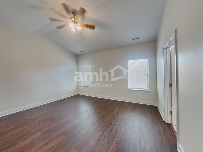 Building Photo - 10075 Fox Trotter Ln