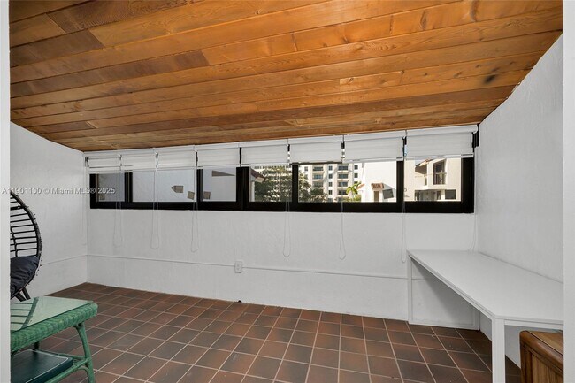 Building Photo - 2600 Cardena St