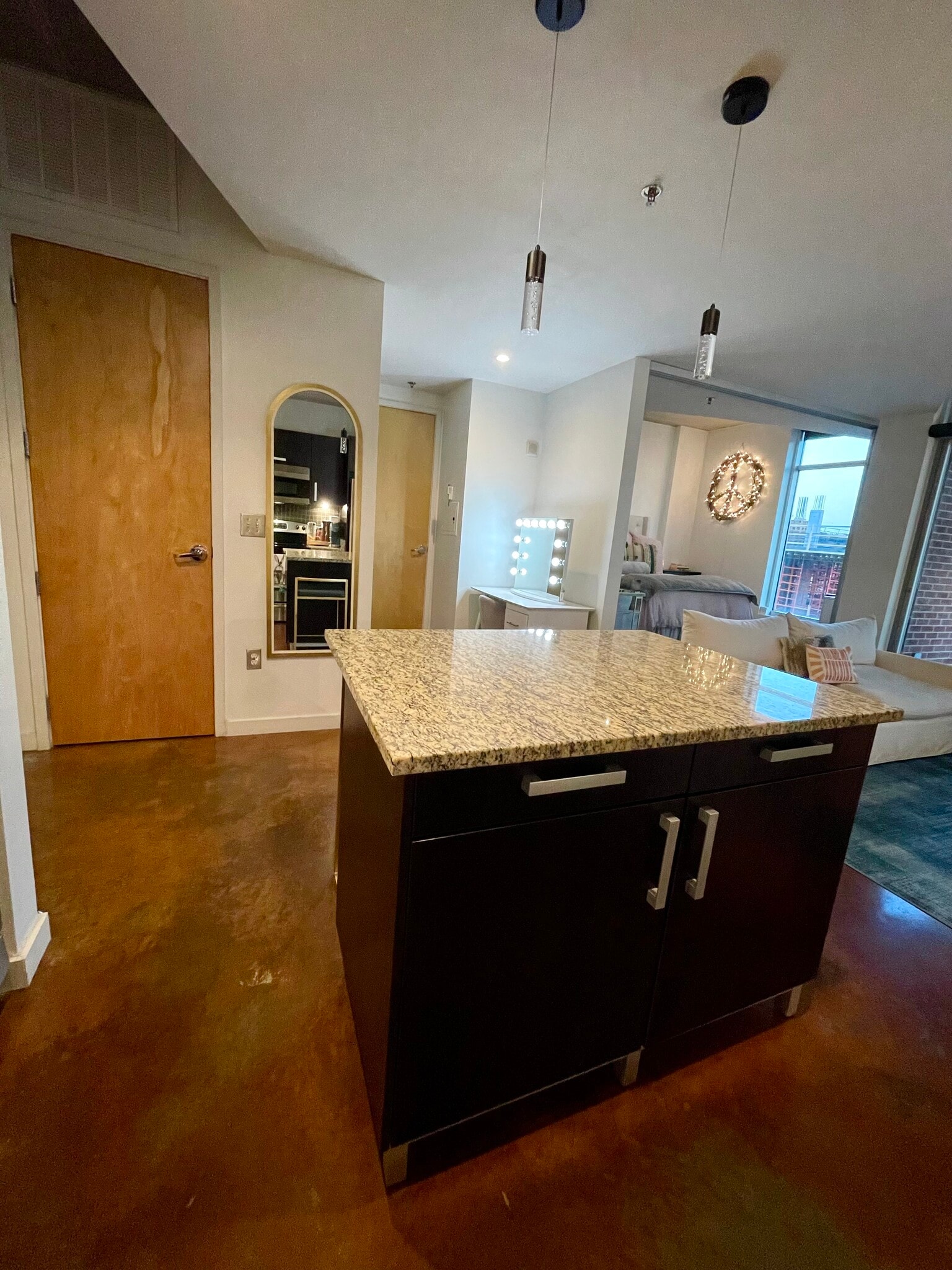 Building Photo - 600 12th Ave S