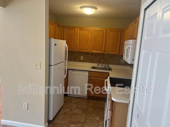 Building Photo - 50432 Bay Run S