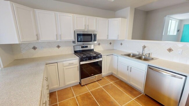 Building Photo - Updated Cochiti Lake Townhome with Views, Garage, Kiva Fireplace & Balcony