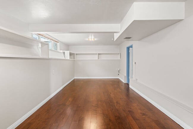 Building Photo - Coastal Charm in Linda Mar - Spacious Home...