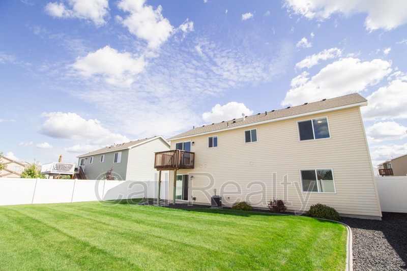 Building Photo - 2105 N Eden Rd