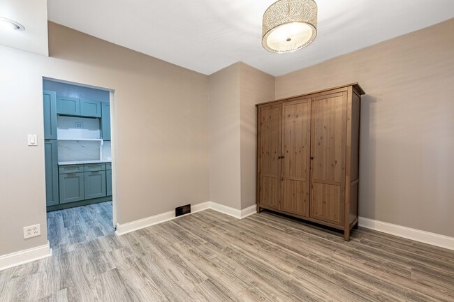 Building Photo - 3838 W 64th St
