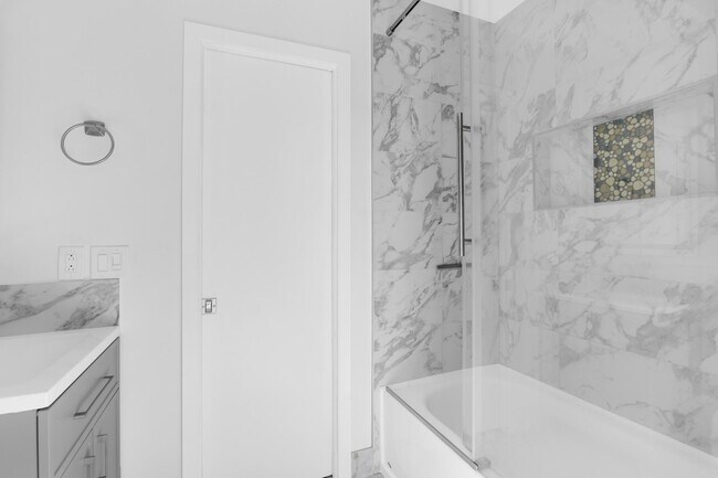 Building Photo - 798 E Boca Raton Rd