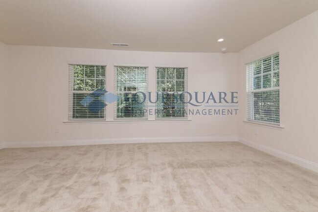 Building Photo - End Unit Townhome | Back Patio with Privac...