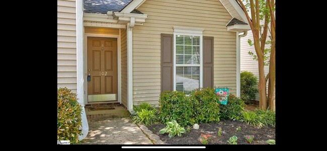 Building Photo - Wonderfully Updated Home with Neighborhood...
