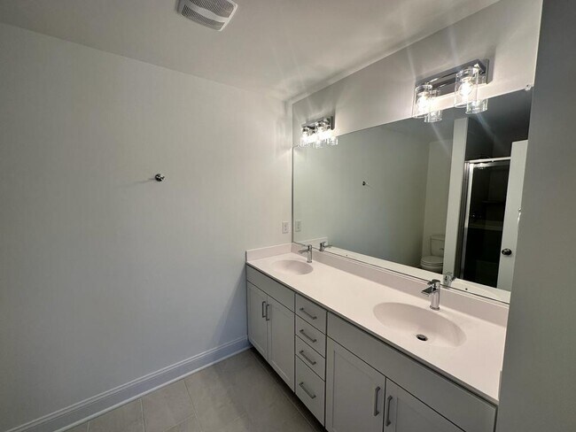 Building Photo - 7117 Leire Ln
