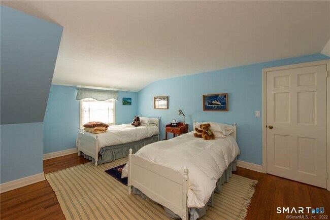 Building Photo - 4 Juniper Ledge Ln