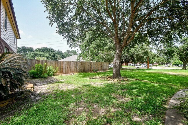 Building Photo - 21610 Woodoak Ct