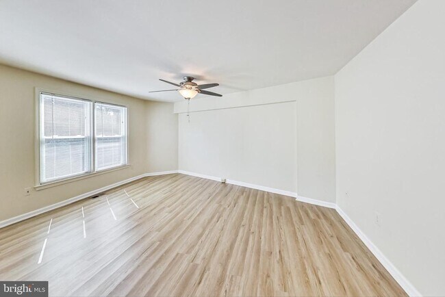 Building Photo - 11924 Redtree Way