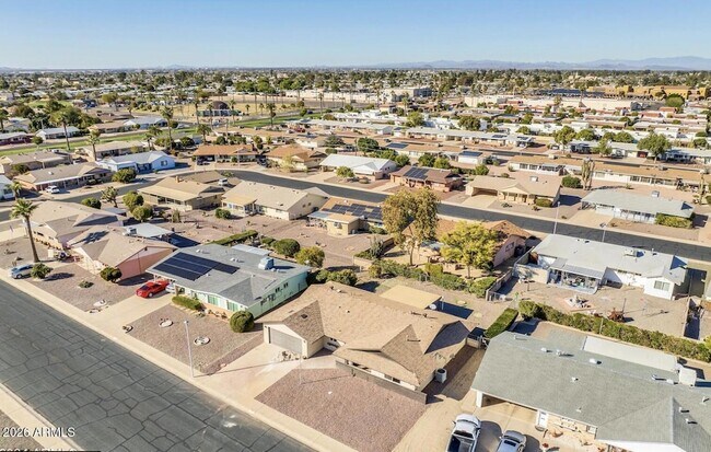 Building Photo - 10602 W Cumberland Dr