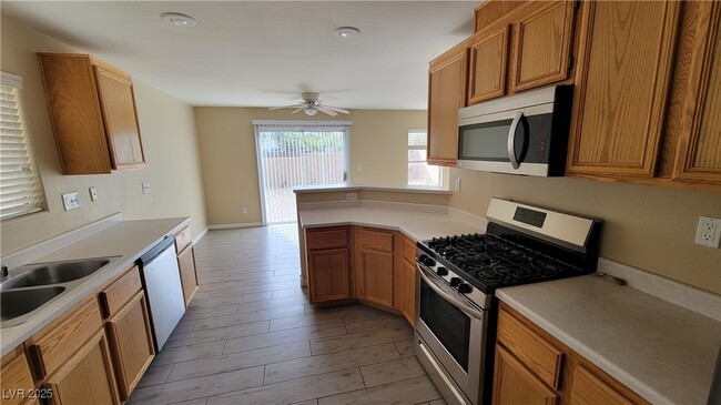 Building Photo - 6217 Mercer Valley St