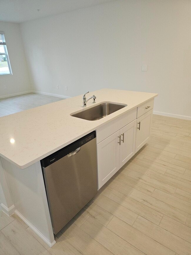 Building Photo - 621 Salisbury Cir