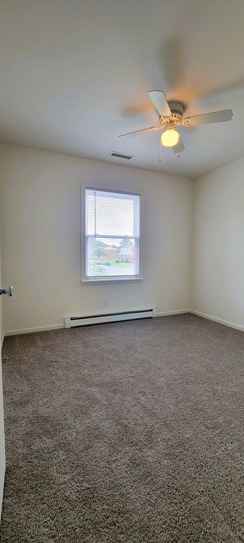 Building Photo - Pristine ranch on corner lot in Chesterfield.