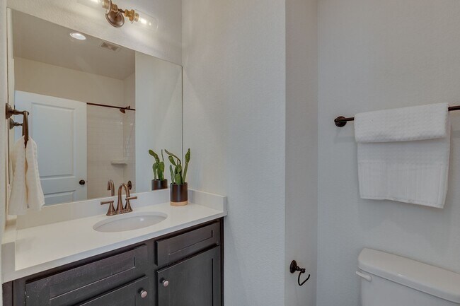 Building Photo - * MOVE IN SUMMER 7/30/2027 * 5-Bed 5.5 Bat...