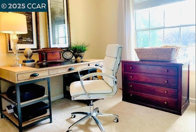 Building Photo - 1576 Silverwood Ct