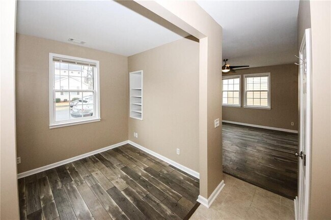 Building Photo - 170 Windcroft Ln NW