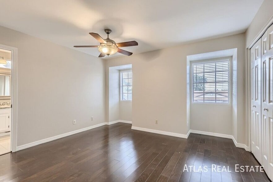 Building Photo - 5337 W Desert Hills Dr