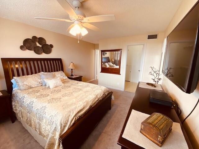 Building Photo - 9420 S Hollybrook Lake Dr