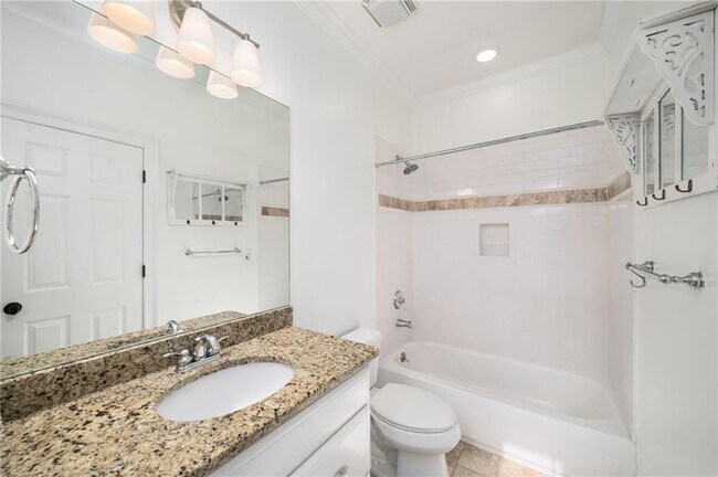 Building Photo - 4715 Westfield Dr NE