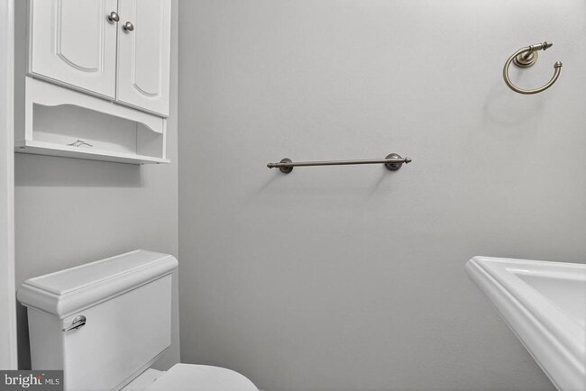 Building Photo - 23 Janwall Ct