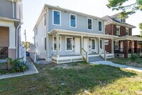 Building Photo - 373 E 13th Ave